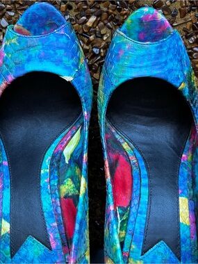 Brian Atwood Multicolor Open-Toe 5 inch Summer Heels with Blue Dominant Pattern
